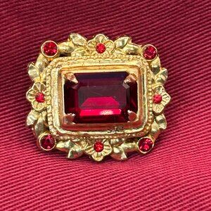 VTG Coro Ruby Red Rhinestone Rectangular Brooch
